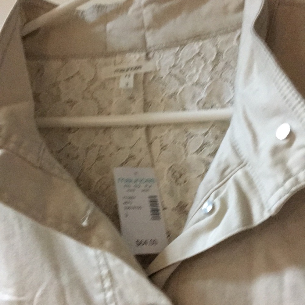 I’m selling a jacket - Picture 3 of 4